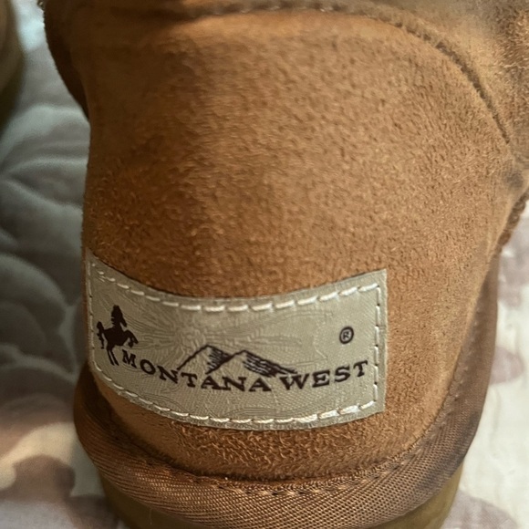 Montana West golden tan suede fur lined boots  angel wing cross design Sz 9 - Picture 5 of 11